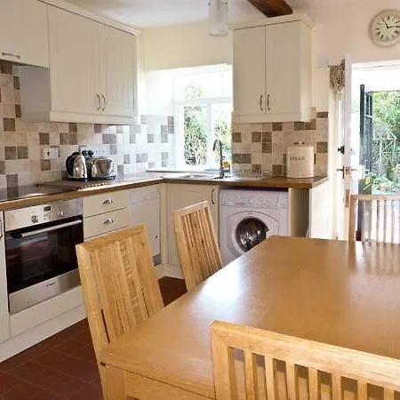 Rose Cottage, Grange-over-sands * Bowland Bridge