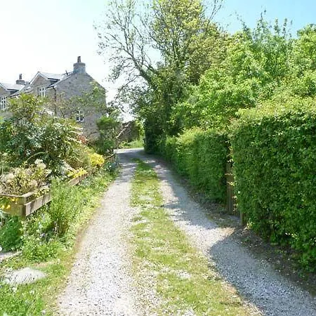 Semesterbostad Rose Cottage, Grange-over-sands *